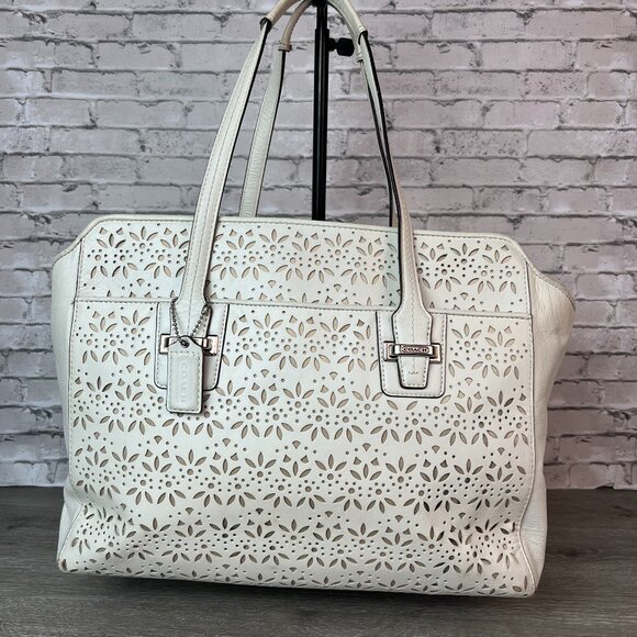 COACH f27391 Taylor Eyelet Carryall Tote Bag - Picture 1 of 7